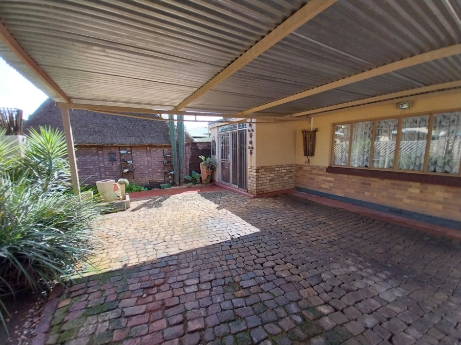3 Bedroom Property for Sale in Potchefstroom South North West